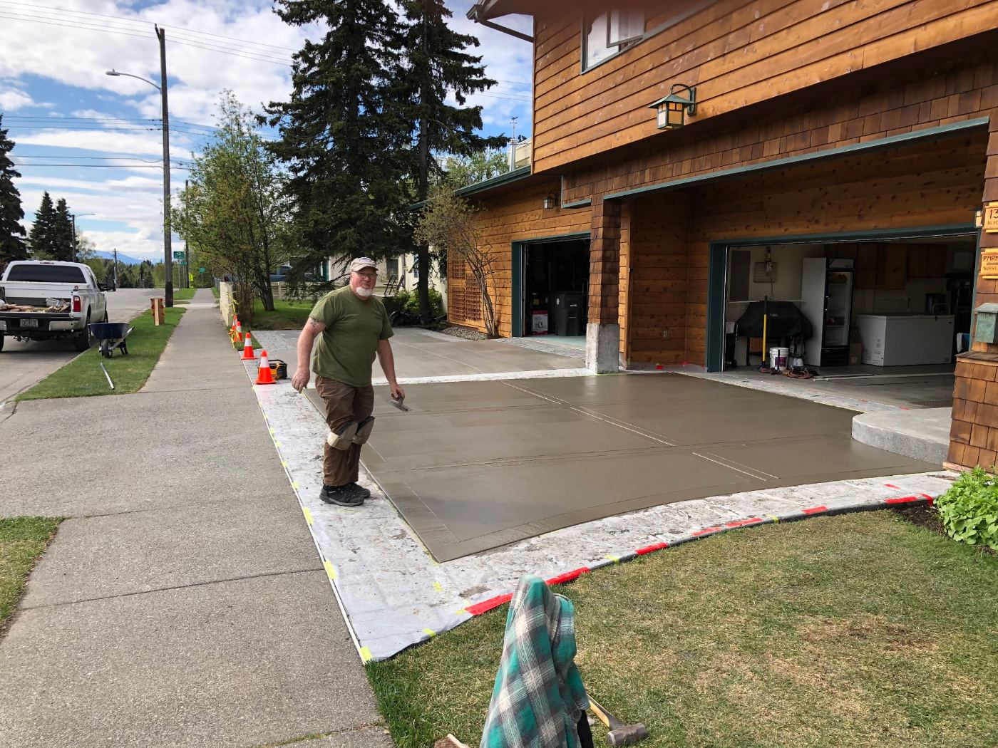 Driveway pour being finished